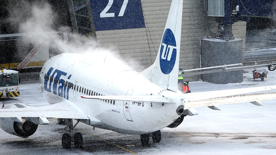 Около 30 рейсов задержано в московских аэропортах из-за снегопада