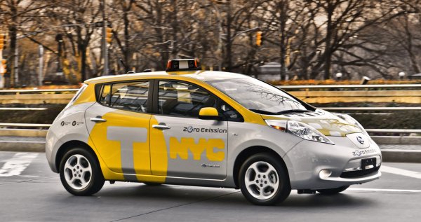 В марте 2020 года Nissan начнет тестирование беспилотных такси