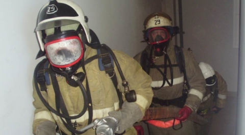 Три человека погибли при пожаре в многоэтажном доме в Хабаровске