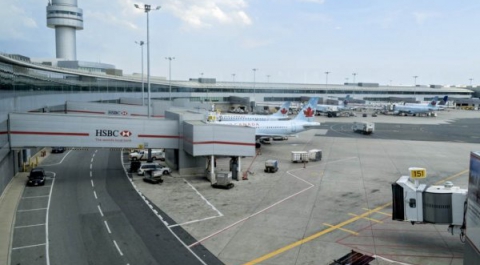 Два самолёта столкнулись в аэропорту Торонто
