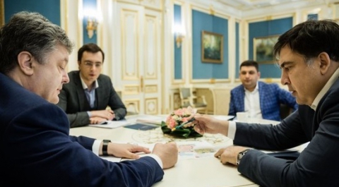 Саакашвили отказался верить в то, что Порошенко «присягнул» России