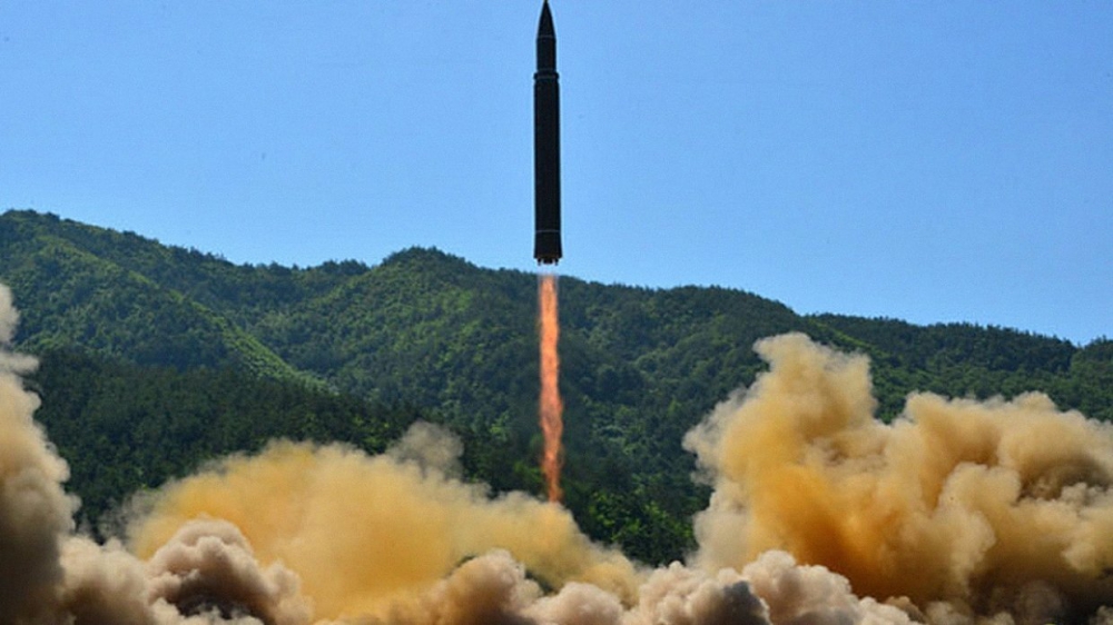 Стало известно о падении северокорейской баллистической ракеты на город