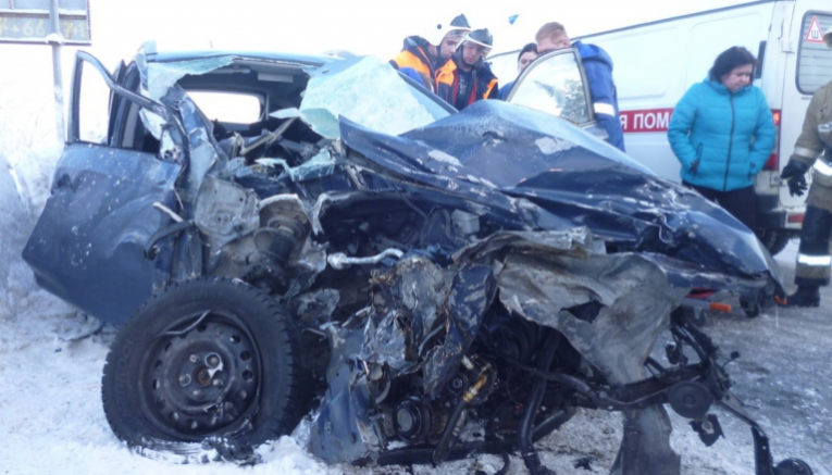 В ДТП с маршруткой в Мурманской области пострадало 15 человек