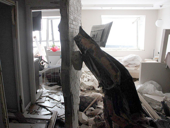 Возбуждено дело по факту прогремевшего взрыва в петербургском доме