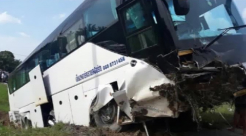 Автобус с российскими туристами протаранил шесть машин в Таиланде