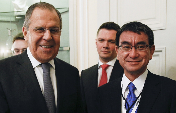 Лавров заявил, что РФ и Япония обсуждают возможность безвизового режима