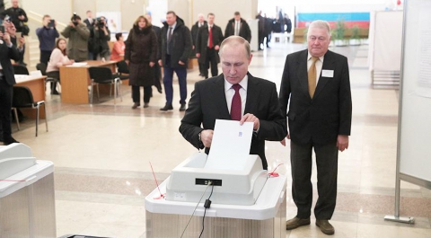 Путин проголосовал в Москве на выборах президента России