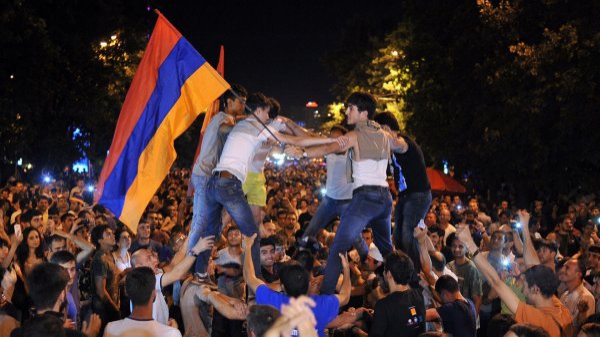 Акции протеста снова охватили Ереван