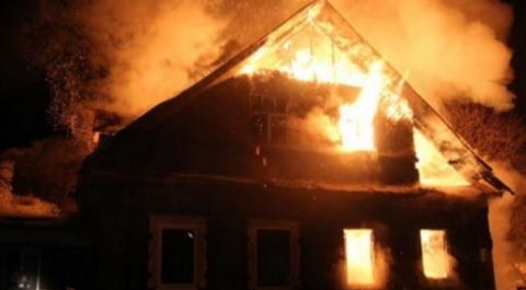Пять человек погибли при пожаре в алтайском селе Косиха