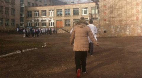 Четыре человека пострадали при нападении подростка на школу в Башкирии