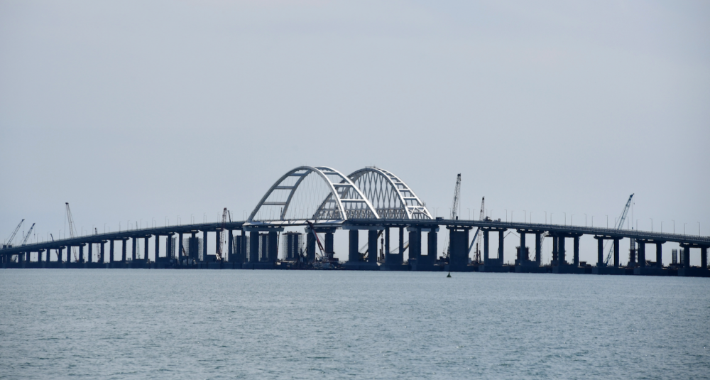 В Госдуме заявили, что Ефремову "не по рангу" решать судьбу Крымского моста
