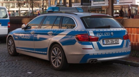 Девять человек пострадали в Германии при наезде автомобиля на остановку