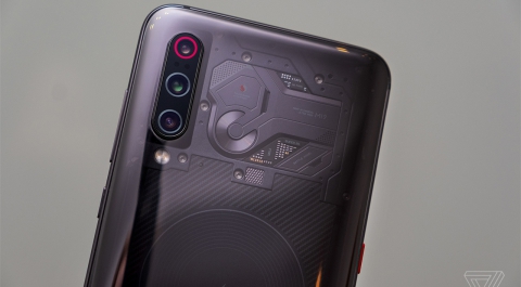 Xiaomi Mi 9: три камеры, мощнейший чип и скоростная зарядка без проводов