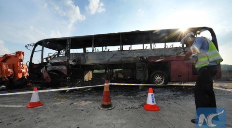 В Китае загорелся туристический автобус — 26 погибших