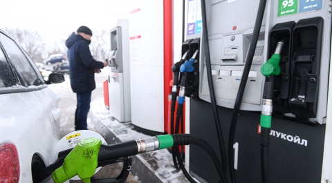 Сколько россияне тратят на бензин