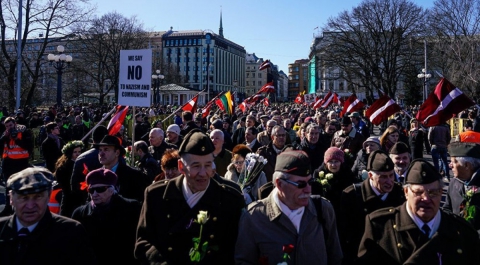 Антифашисты вышли на улицы Риги из-за шествия националистов «Ваффен СС»