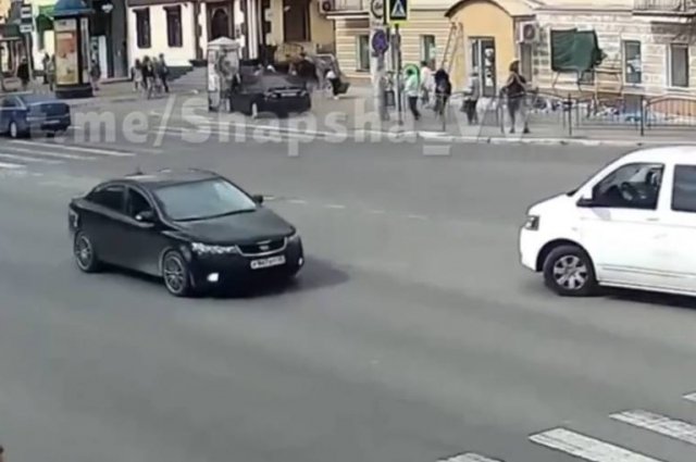 Водителя, сбившего людей на остановке в Калуге, арестовали на два месяца