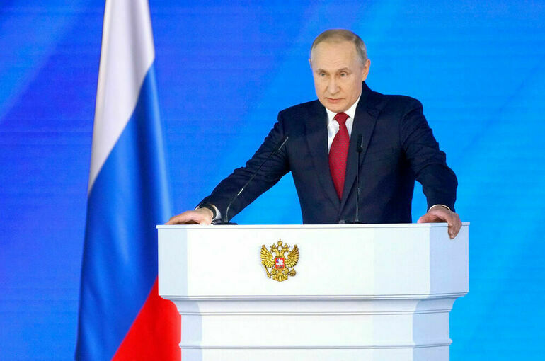 Путин поддержал идею создания Национального центра исторической памяти