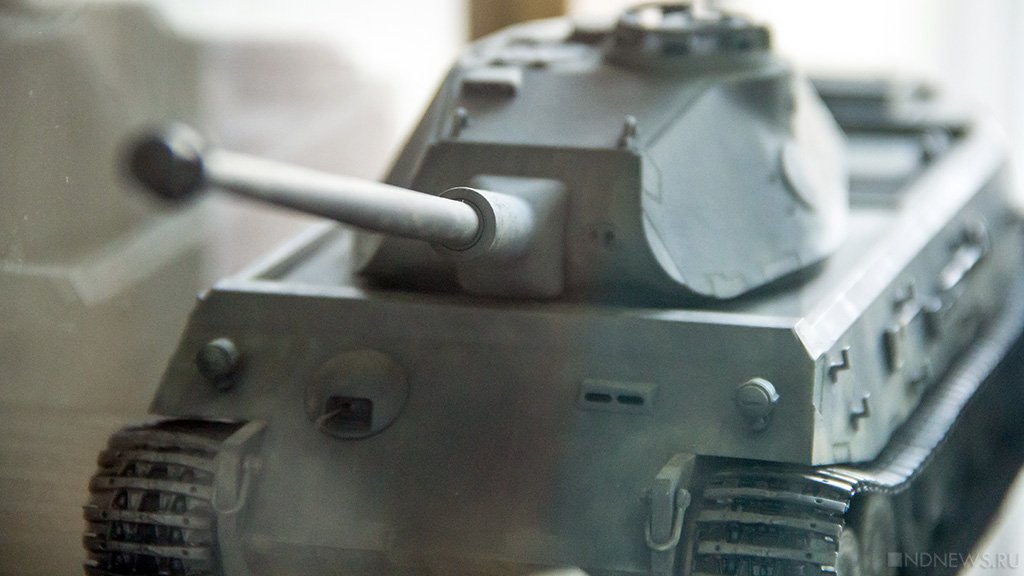 Российская армия сожгла в боях первый британский танк Challenger 2