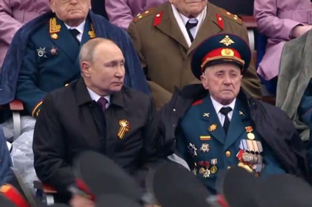 Ветеран, которому Путин поправлял куртку, после ДТП чувствует себя хорошо