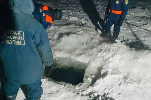 В Якутии нашли тело одного из мужчин, провалившихся под лед неделю назад