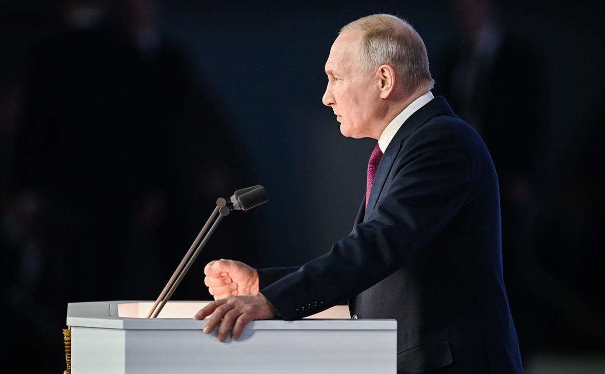 «Ведомости» узнали, что послание Путина могут провести 29 февраля