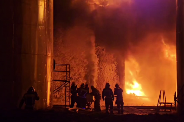 На нефтебазе в Курской области локализовали возгорание одного резервуара