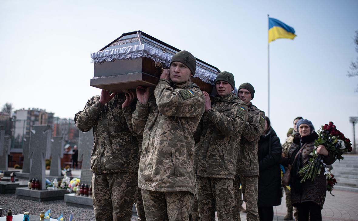 Украина сообщила о возвращении тел 99 погибших военных