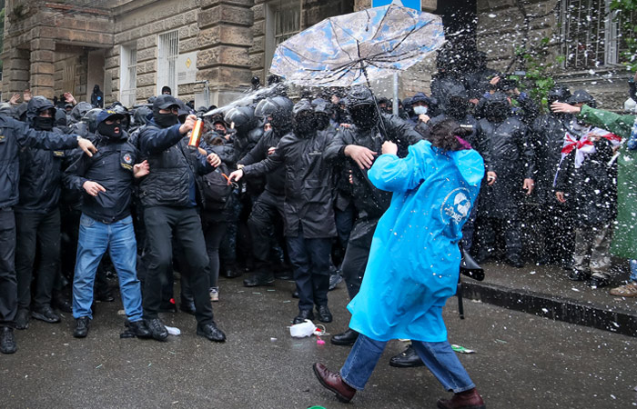 Грузинский премьер уверен, что в стране не допустят "майдана" из-за закона об иноагентах