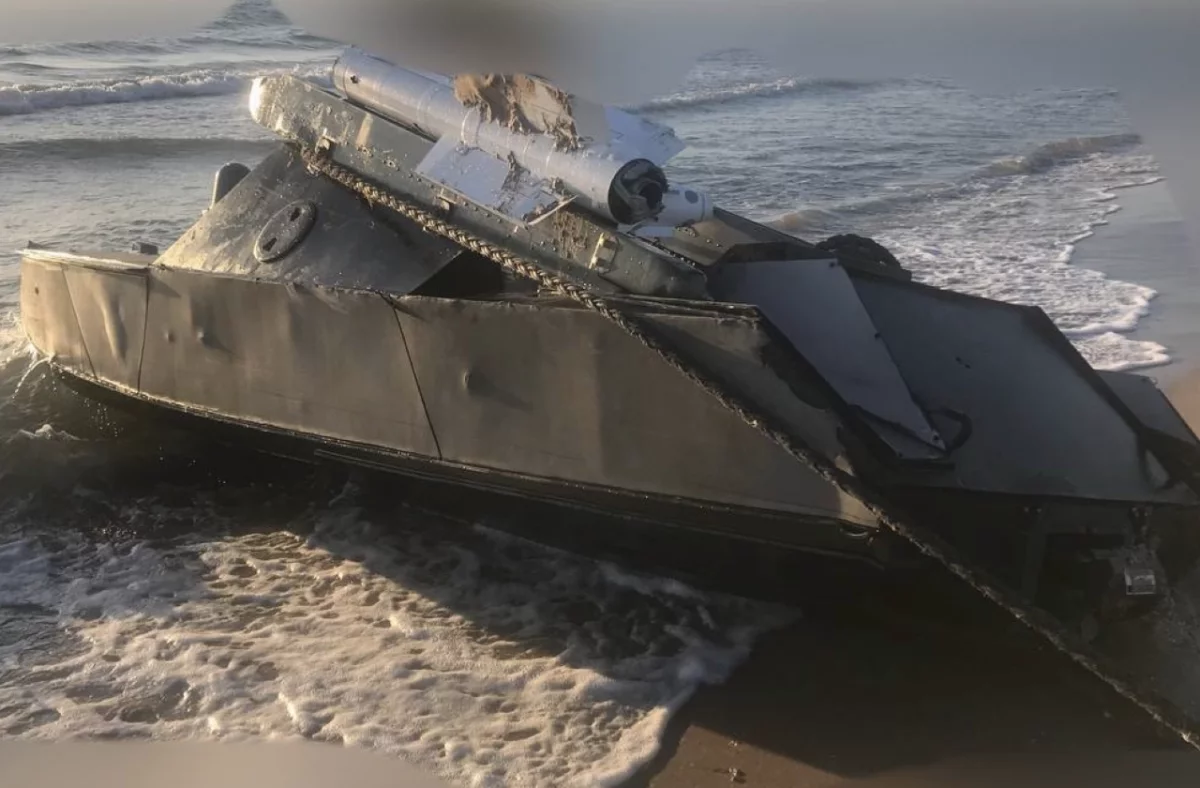 Военкор Коц показал уничтоженный в Черном море морской дрон ВСУ