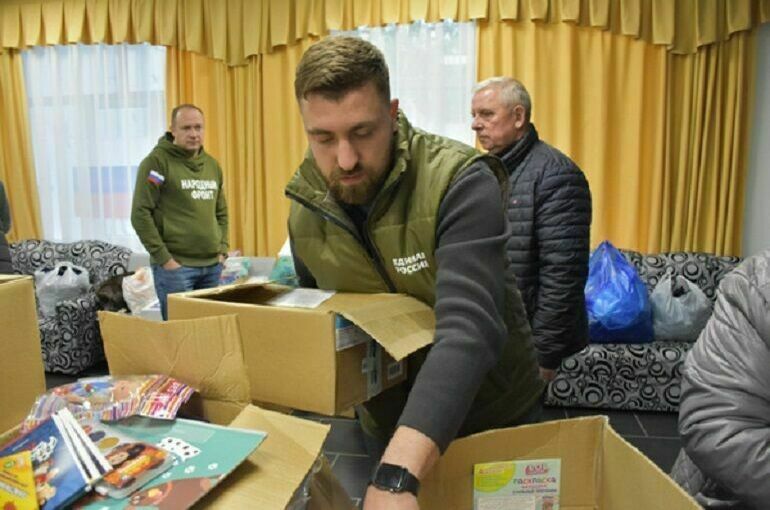Депутаты Белгородской облдумы передали гуманитарную помощь пострадавшим от обстрелов землякам