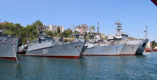 Украинские моряки пригрозили Порошенко возвращением за своими квартирами в Крым