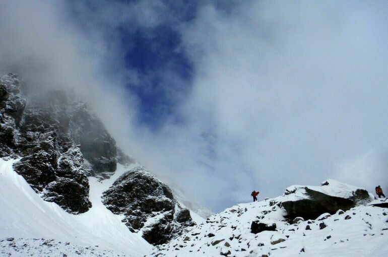 В Таджикистане спасли российских альпинистов с Памира
