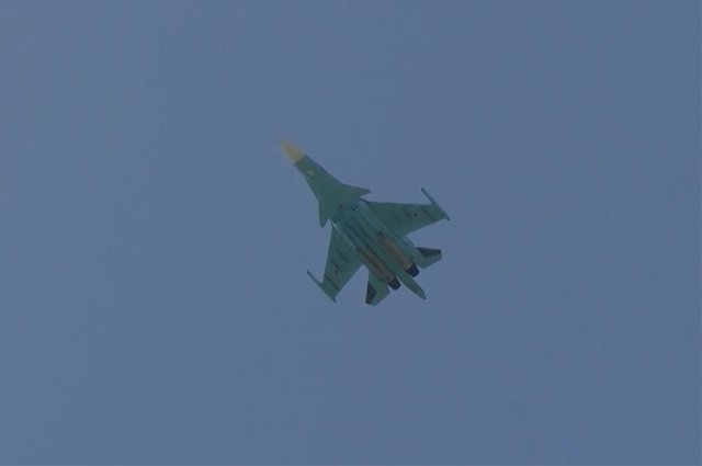 Появились кадры ударов бомбардировщика Су-34 по позициям ВСУ