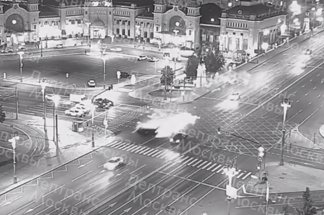 Видео страшного ДТП в центре Москвы появилось в Сети