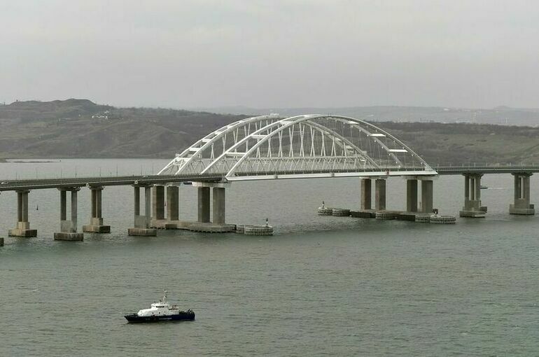 Движение автомобилей по Крымскому мосту восстановлено