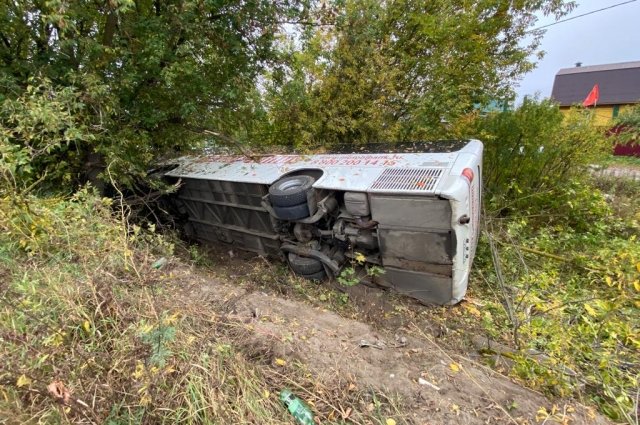 В школе рассказали о состоянии детей из опрокинувшегося автобуса в Щелково