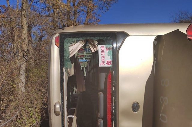 Водитель попавшего в ДТП в Приморье туристического автобуса был трезвым