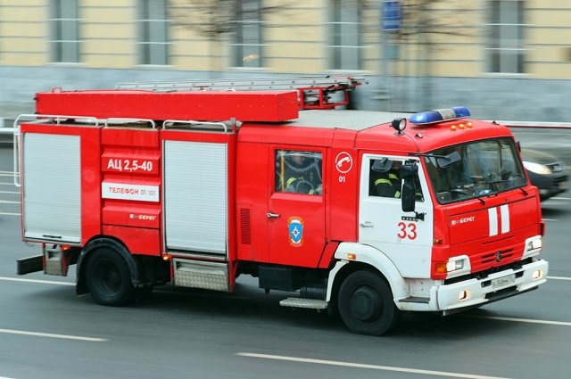 Автобус сгорел на кольцевой автодороге в Петербурге