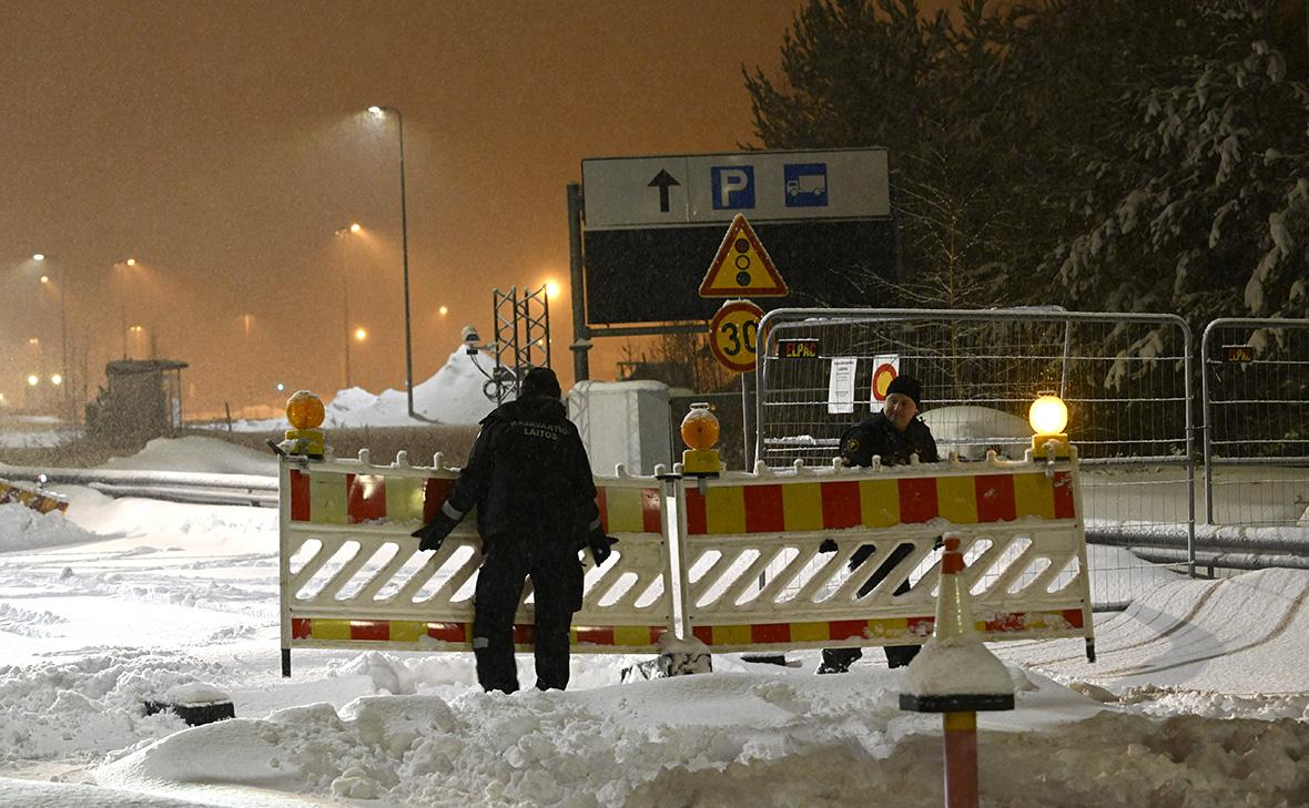 Власти Финляндии вновь закроют все КПП на границе с Россией
