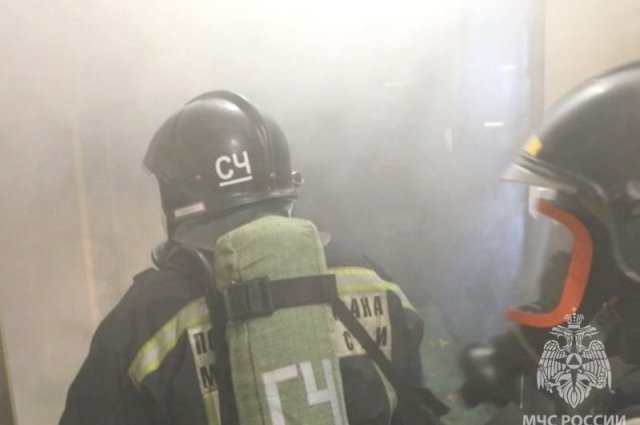 В Горловке после обстрела ВСУ горит один из крупнейших торговых центров