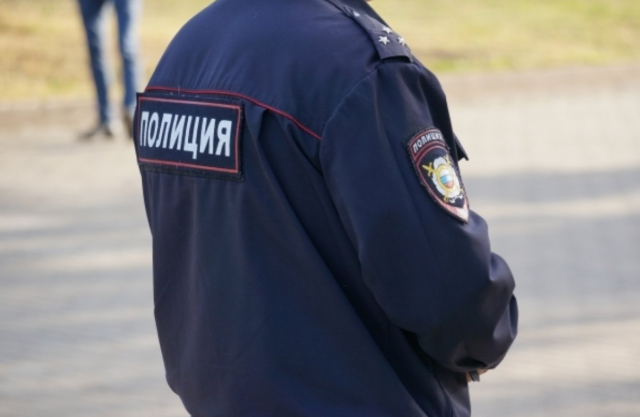 В Челябинской области пьяный мужчина угнал служебное авто полицейских