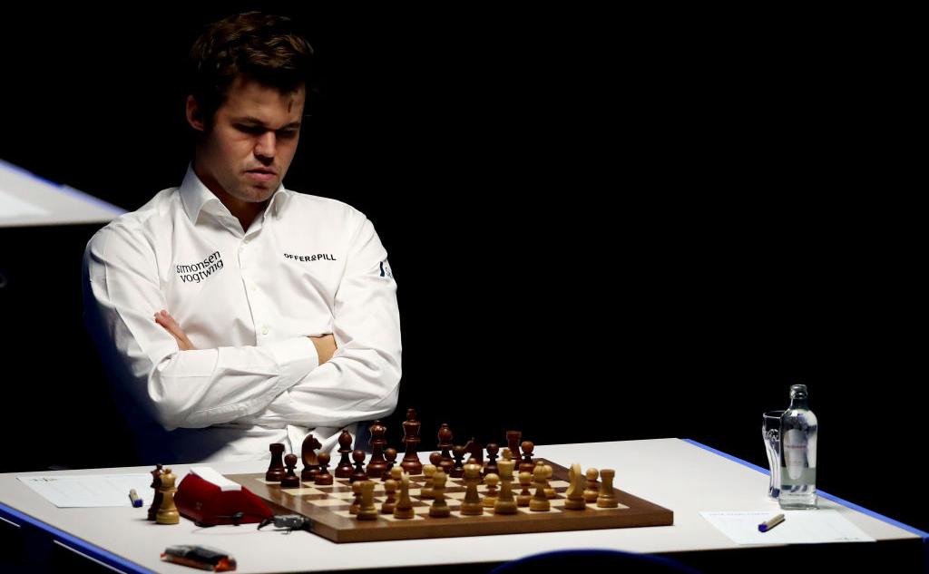 Карлсен завершил в лидерах первый день ЧМ по быстрым шахматам