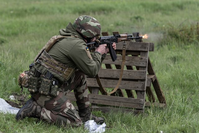 Украинцы из батальона имени Хмельницкого приняли первый бой с ВСУ