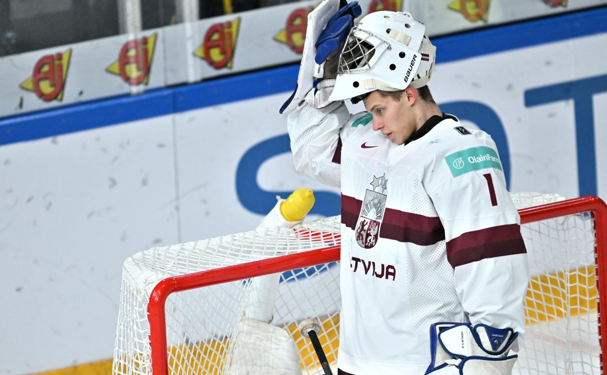 Сборная США разгромила Латвию в четвертьфинале молодежного ЧМ по хоккею
