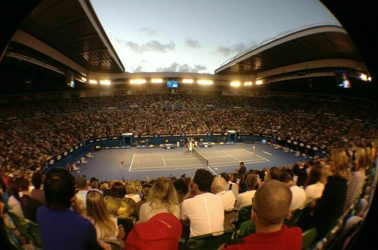 Даниил Медведев вышел в 1/8 финала Australian Open