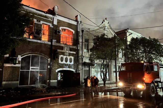 МВД рассматривает поджог как одну из причин пожара в сухумской галерее