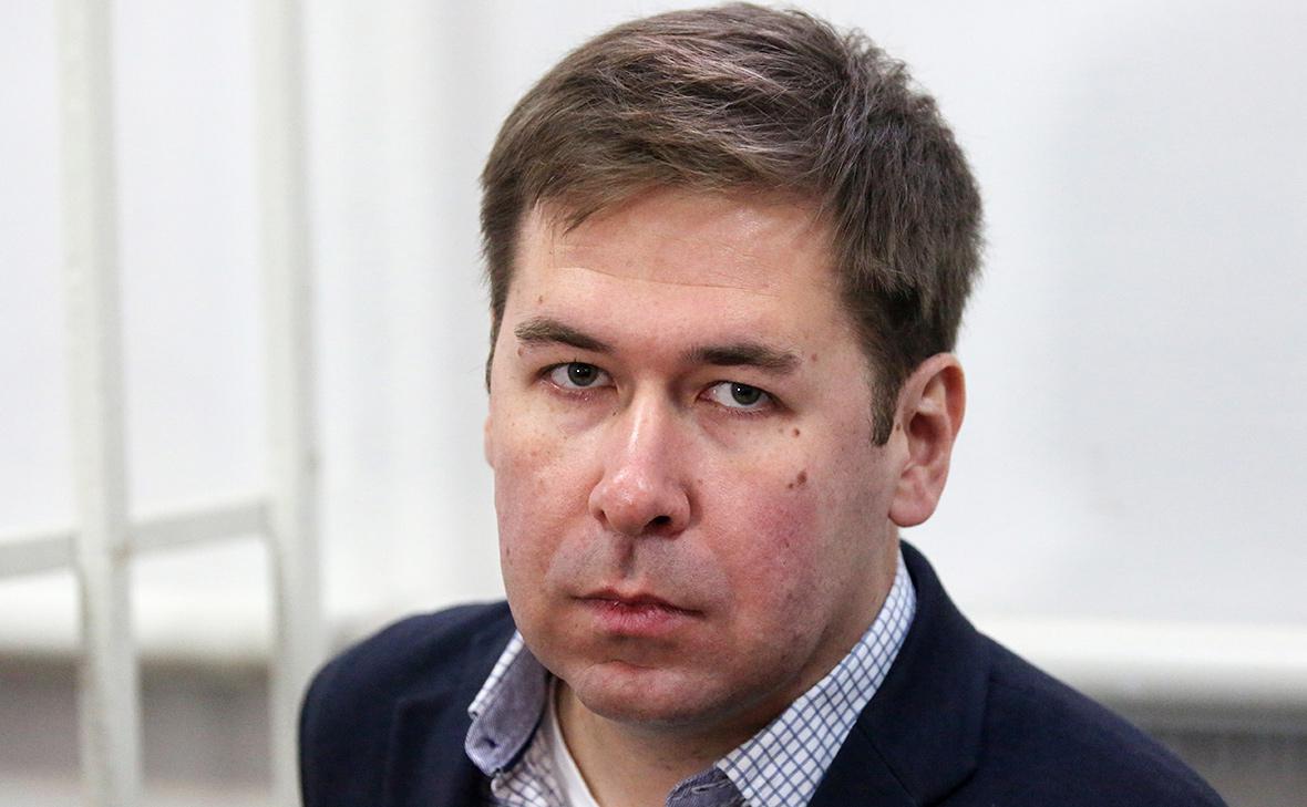 Суд заочно арестовал адвоката Илью Новикова