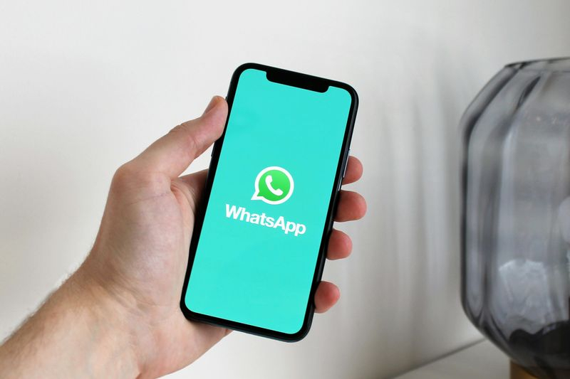 WhatsApp научится превращать голосовые сообщения в текст