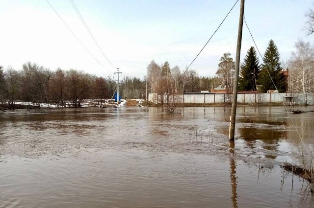 Железобетонный мост в «Бузулукском бору» в Оренбуржье смыло течением